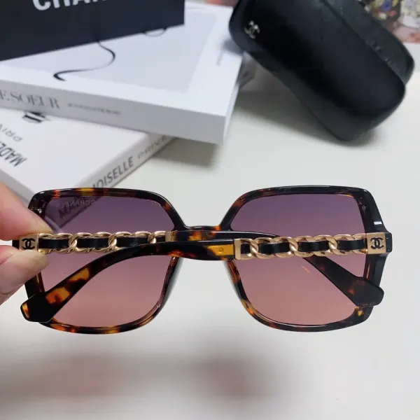 CHANEL( シャネル) サングラス 2475