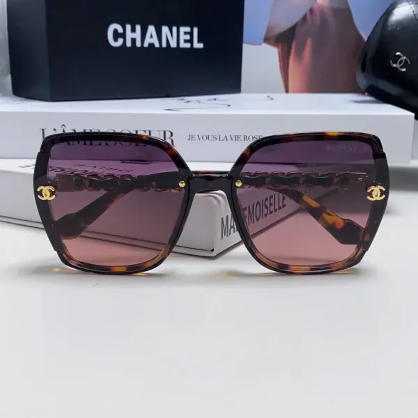 CHANEL( シャネル) サングラス 2475