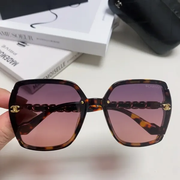 CHANEL( シャネル) サングラス 2475