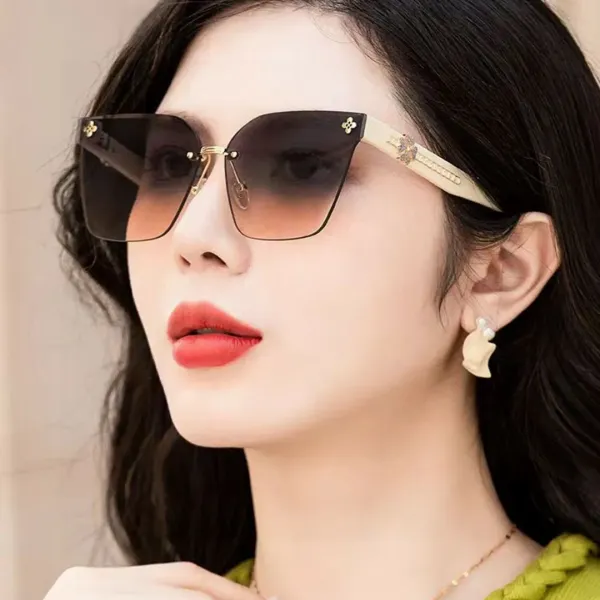 CHANEL( シャネル) サングラス 2475