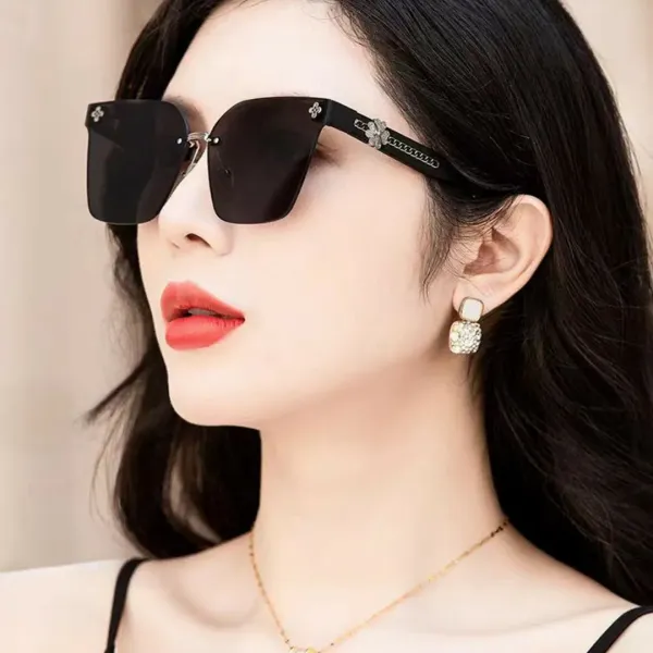 CHANEL( シャネル) サングラス 2475