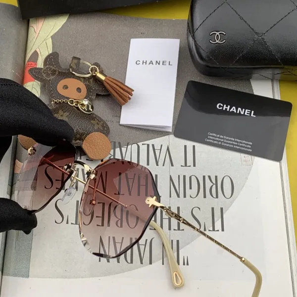 CHANEL (シャネル) サングラス