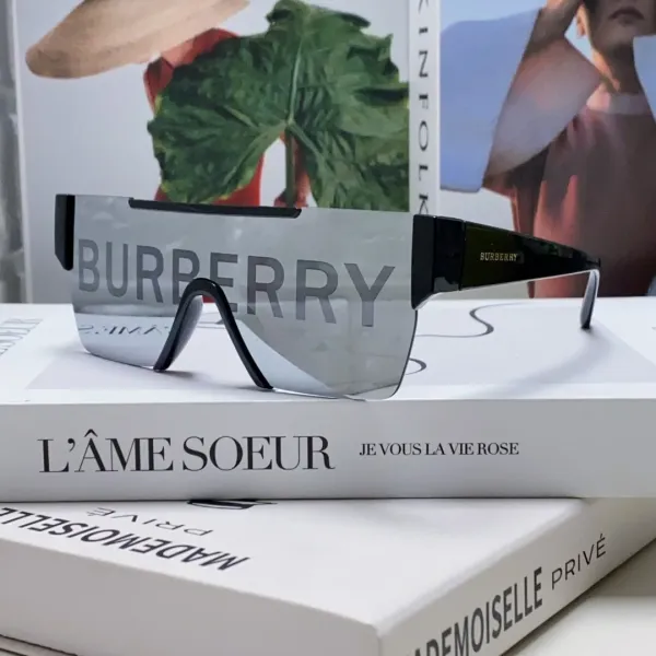 BURBERRY(バーバリー) サングラス  241014