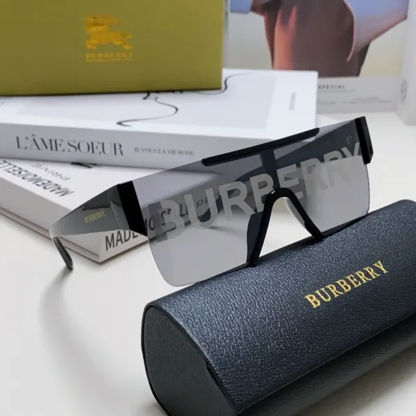 BURBERRY(バーバリー) サングラス  241014
