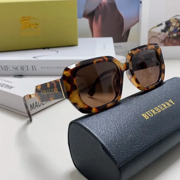BURBERRY(バーバリー) サングラス  241014