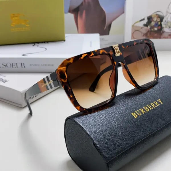 BURBERRY(バーバリー) サングラス  241014