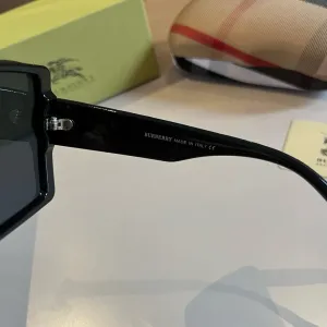BURBERRY(バーバリー) サングラス BURBERRY(バーバリー) サングラス