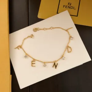 【FENDI】ブレスレット、ファッションシンプルなスタイル 【FENDI】ブレスレット、ファッションシンプルなスタイル